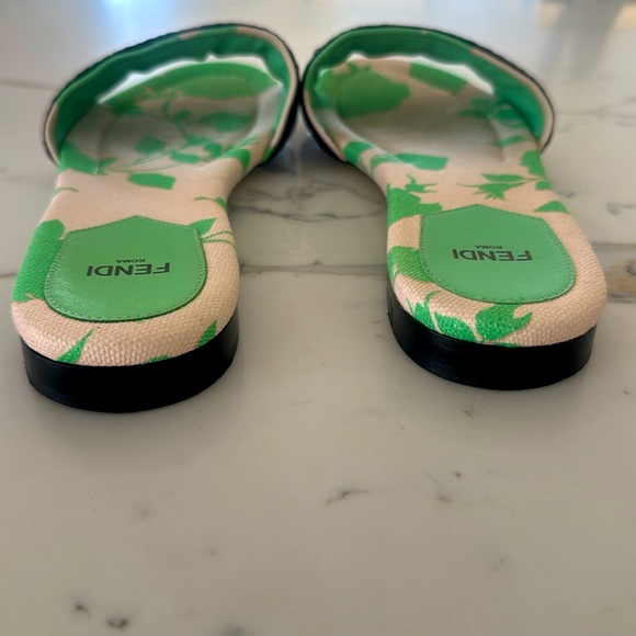 Authentic Fendi Women’s Signature Canvas Slide Sandals in Green size 38 - Picture 5 of 6